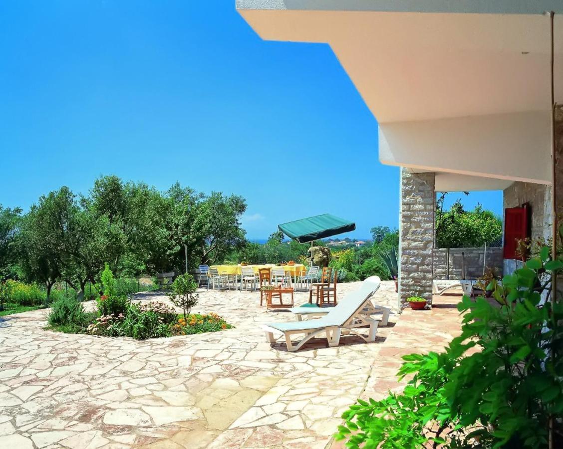 Elegant Apartment In Agios Ilias With Sea View Myrtéa Exterior foto